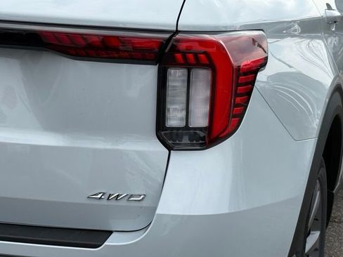 New 2026 Ford Explorer Active AWD/4WD image 7
