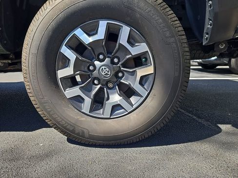 Used 2022 Toyota Tacoma TRD Off-Road w/ Technology Package image 9