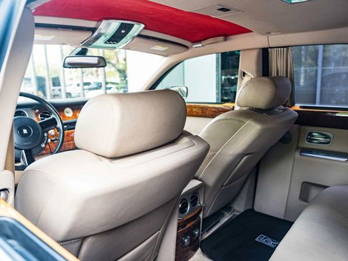 Used 2004 Rolls-Royce Phantom Sedan RWD image 26