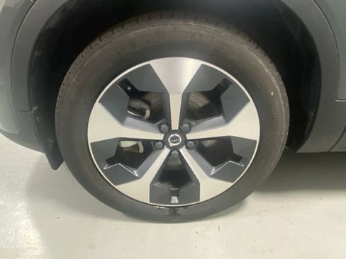 Used 2026 Volvo XC40 B5 Plus AWD/4WD image 5