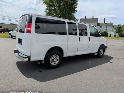 Used 2017 Chevrolet Express 2500 LT w/ LT Preferred Equipment Group RWD image 12