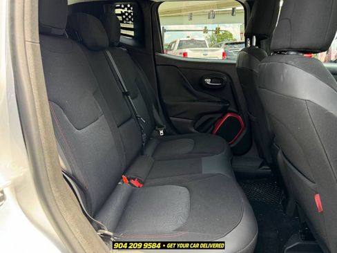 Used 2017 Jeep Renegade Trailhawk AWD/4WD image 27