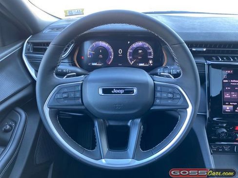 New 2025 Jeep Grand Cherokee Laredo X w/ Luxury Tech Group I image 17