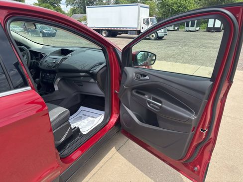 Used 2017 Ford Escape SE w/ SE Cold Weather Package AWD/4WD image 17