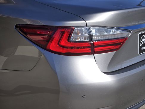 Used 2017 Lexus ES 350 image 19