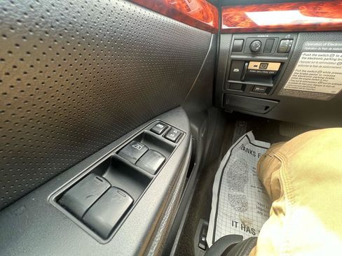 Used 2011 Subaru Outback 2.5i Limited w/ PWR Moonroof Pkg AWD/4WD image 31