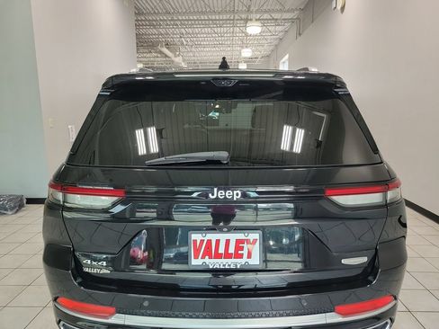 Used 2023 Jeep Grand Cherokee Summit AWD/4WD image 13