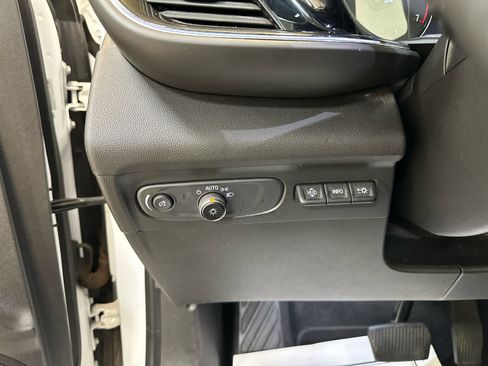 Used 2021 Buick Envision Essence w/ Technology Package I AWD/4WD image 25