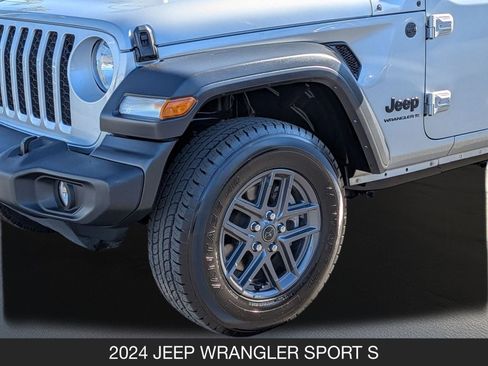 Used 2024 Jeep Wrangler Sport S image 10
