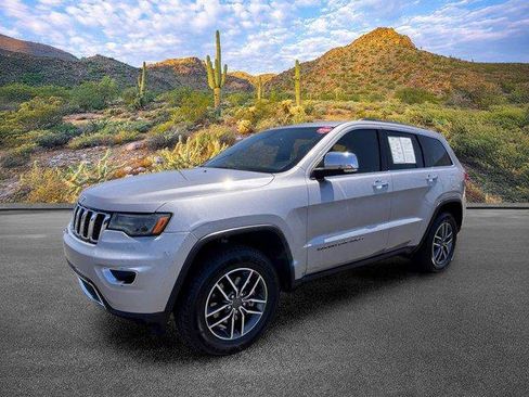 Used 2019 Jeep Grand Cherokee Limited w/ Luxury Group II RWD image 9