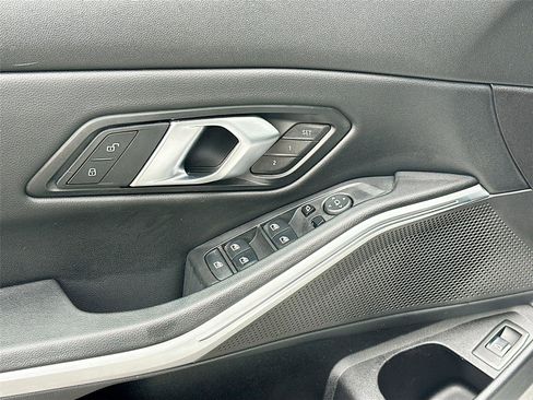 Certified 2024 BMW 330i xDrive Sedan w/ Convenience Package image 18