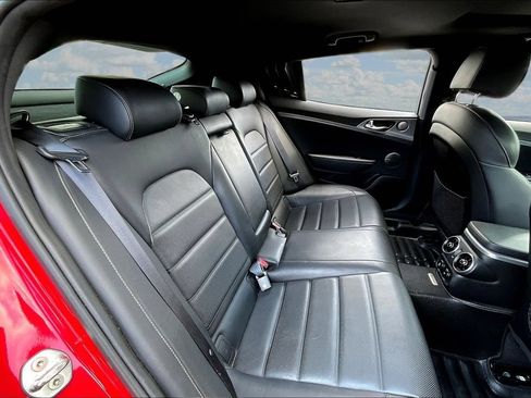 Used 2018 Kia Stinger GT2 RWD image 25