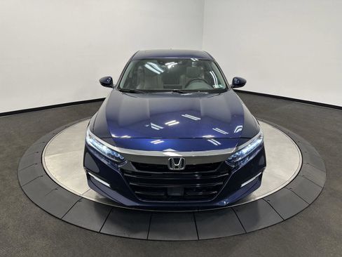 Used 2020 Honda Accord Touring image 3