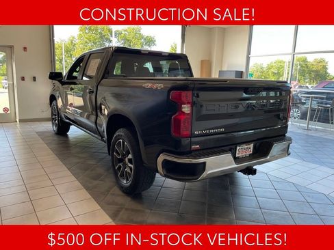 Used 2024 Chevrolet Silverado 1500 LT AWD/4WD image 7