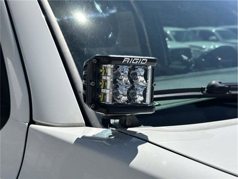 Used 2018 Toyota Tacoma TRD Off-Road w/ Technology Package image 33