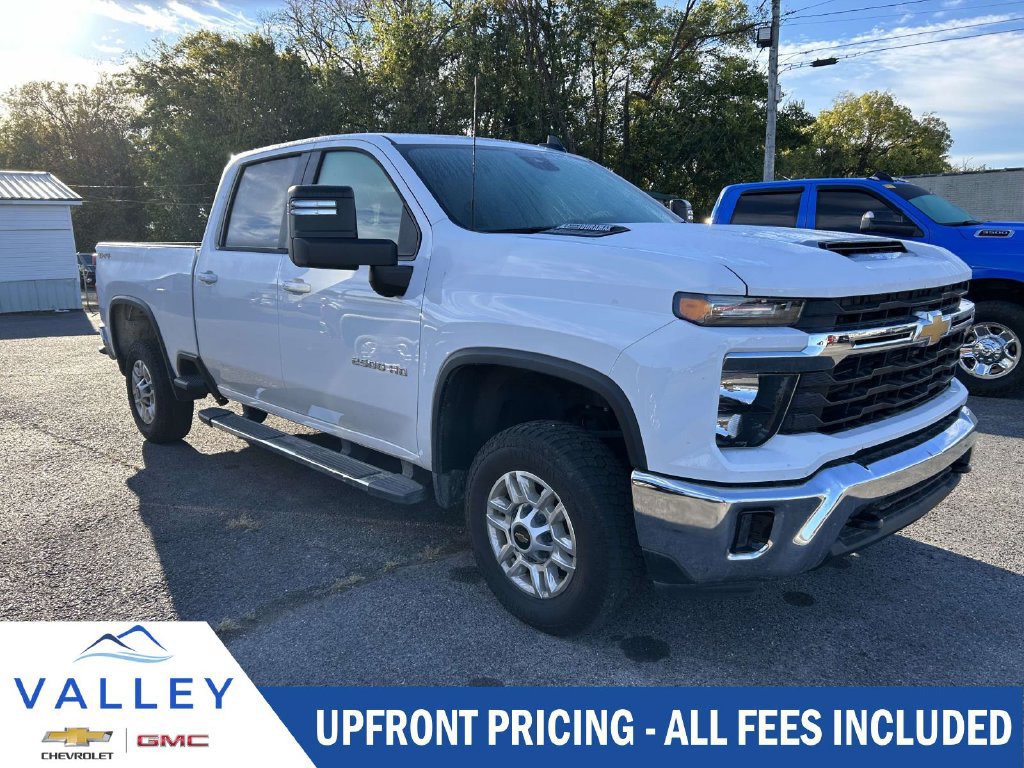 Used 2025 Chevrolet Silverado 2500 LT w/ Convenience Package AWD/4WD image 1