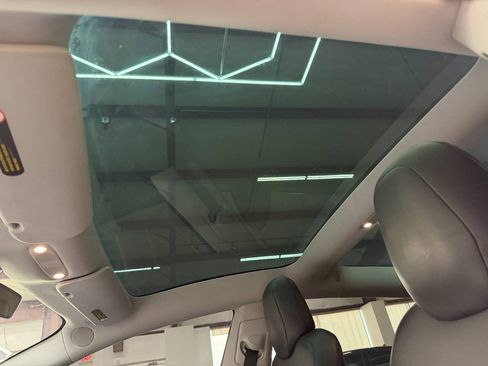 Used 2019 Tesla Model 3 AWD/4WD image 25