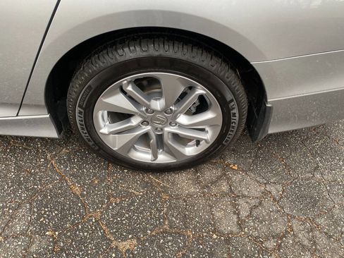 Used 2018 Honda Accord LX image 11