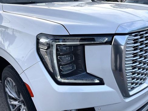 Used 2021 GMC Yukon Denali w/ Denali Premium Package image 33