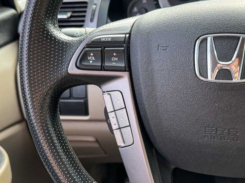 Used 2014 Honda Odyssey LX image 16