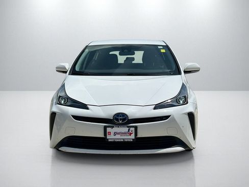 Used 2020 Toyota Prius LE FWD image 2