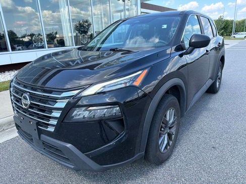 Used 2025 Nissan Rogue S AWD/4WD image 9
