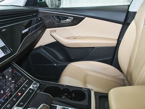 Used 2021 Audi Q8 Premium Plus w/ Premium Plus Package image 62