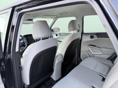 Used 2022 Kia Soul LX w/ Technology Package image 34