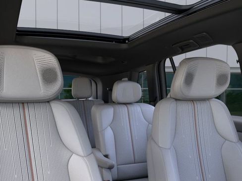 New 2026 Cadillac Vistiq Luxury image 24