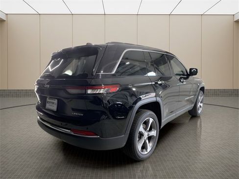 New 2025 Jeep Grand Cherokee Limited w/ Luxury Tech Group II image 5