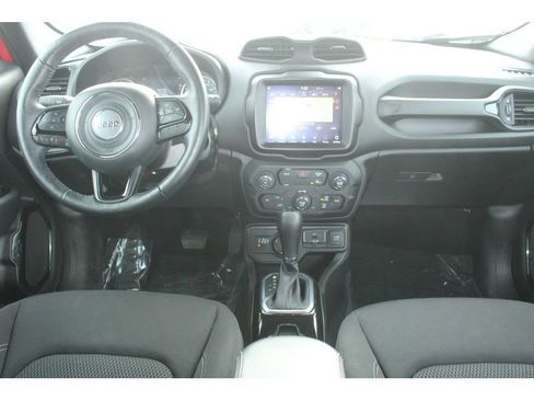 Used 2022 Jeep Renegade Altitude w/ Convenience Group image 14
