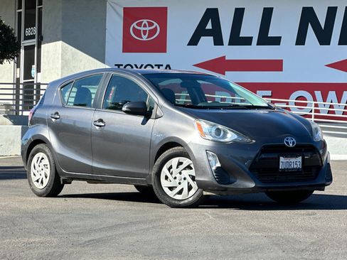 Used 2016 Toyota Prius C Two image 8