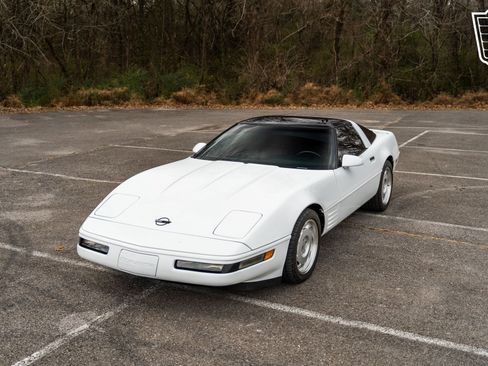 Used 1991 Chevrolet Corvette Coupe image 15