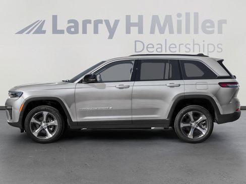 New 2026 Jeep Grand Cherokee Altitude AWD/4WD image 3