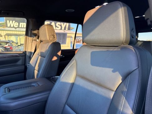 Used 2024 Chevrolet Tahoe Z71 w/ Luxury Package AWD/4WD image 19