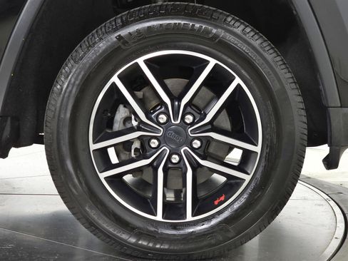 Used 2020 Jeep Grand Cherokee Trailhawk AWD/4WD image 11