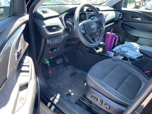 Used 2023 Chevrolet TrailBlazer LT w/ Convenience Package AWD/4WD image 5