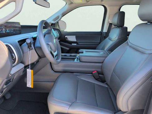 New 2025 Ford Expedition Max Active image 9