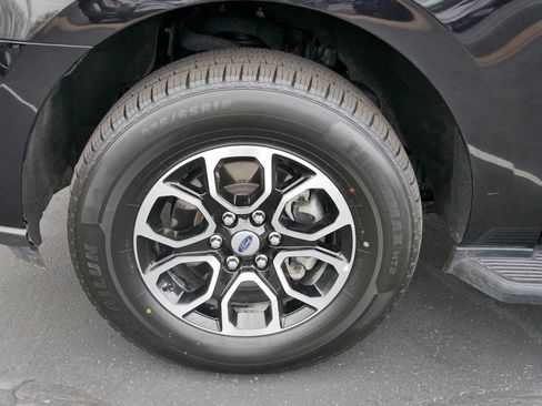 Certified 2024 Ford Expedition Max XLT image 6