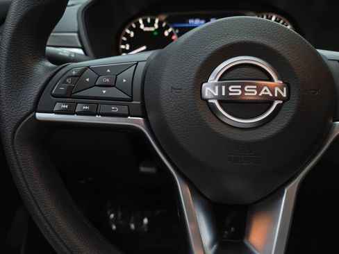 Used 2025 Nissan Altima 2.5 SV AWD/4WD image 18