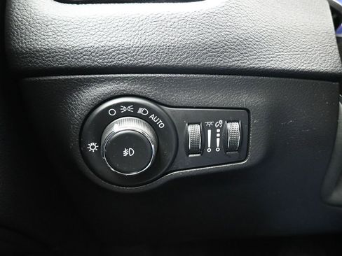 Used 2020 Jeep Compass Limited image 23