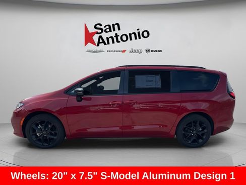 New 2026 Chrysler Pacifica Select w/ S Appearance Package FWD image 12
