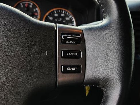 Used 2008 Nissan Titan 4x4 Crew Cab image 14