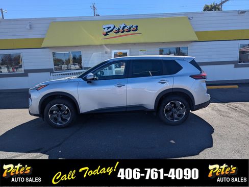 Used 2024 Nissan Rogue SV image 1