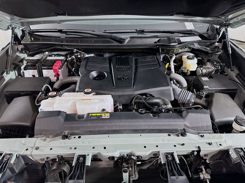 Used 2025 Toyota Tundra SR5 w/ SR5 Premium Package image 32