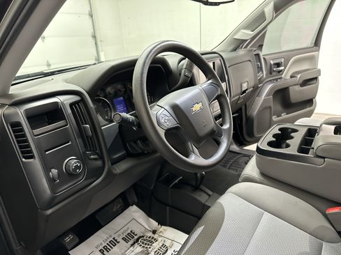 Used 2018 Chevrolet Silverado 1500 Custom w/ Custom Value Package AWD/4WD image 15