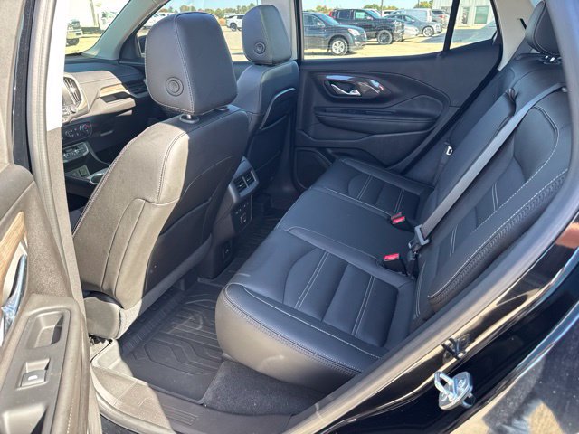 Used 2024 GMC Terrain Denali w/ Black Diamond Edition AWD/4WD image 9