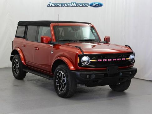 Used 2023 Ford Bronco Outer Banks image 1