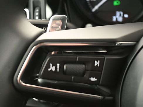 Certified 2026 Porsche Macan AWD/4WD image 20