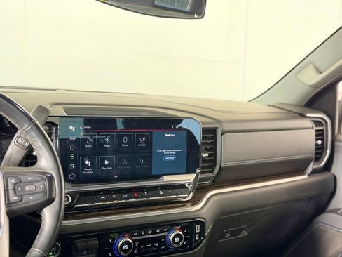 Used 2023 GMC Sierra 1500 SLE AWD/4WD image 17